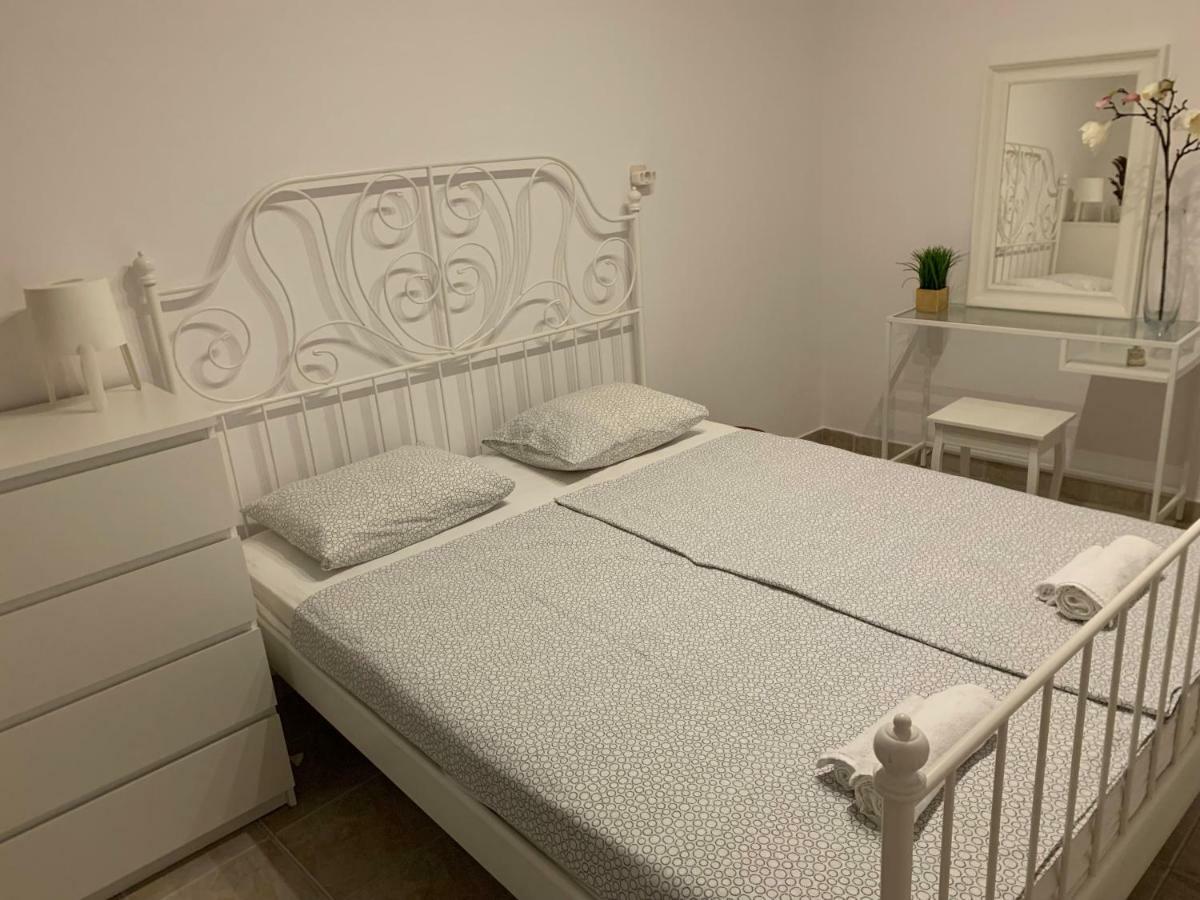 Apartments Lux Pag พาก ภายนอก รูปภาพ